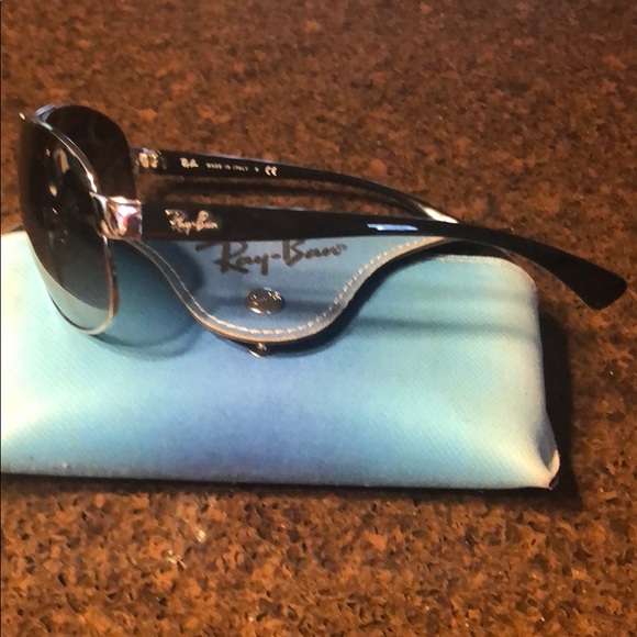 Rayban  aviator Sunglasses. - Picture 3 of 3